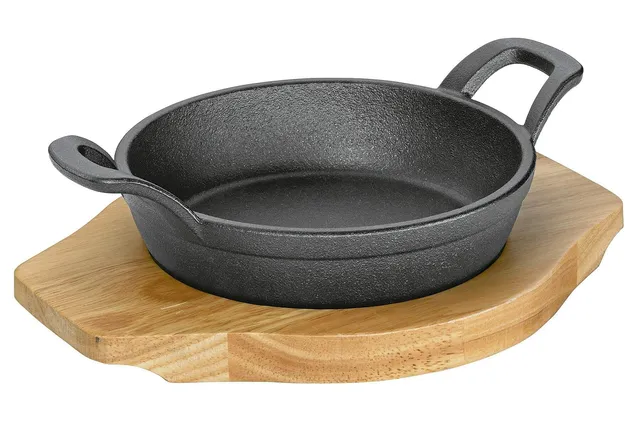 k-chenprofi-servierpfanne-305251016-gusseisen-mit-holzbrett-silber image 1