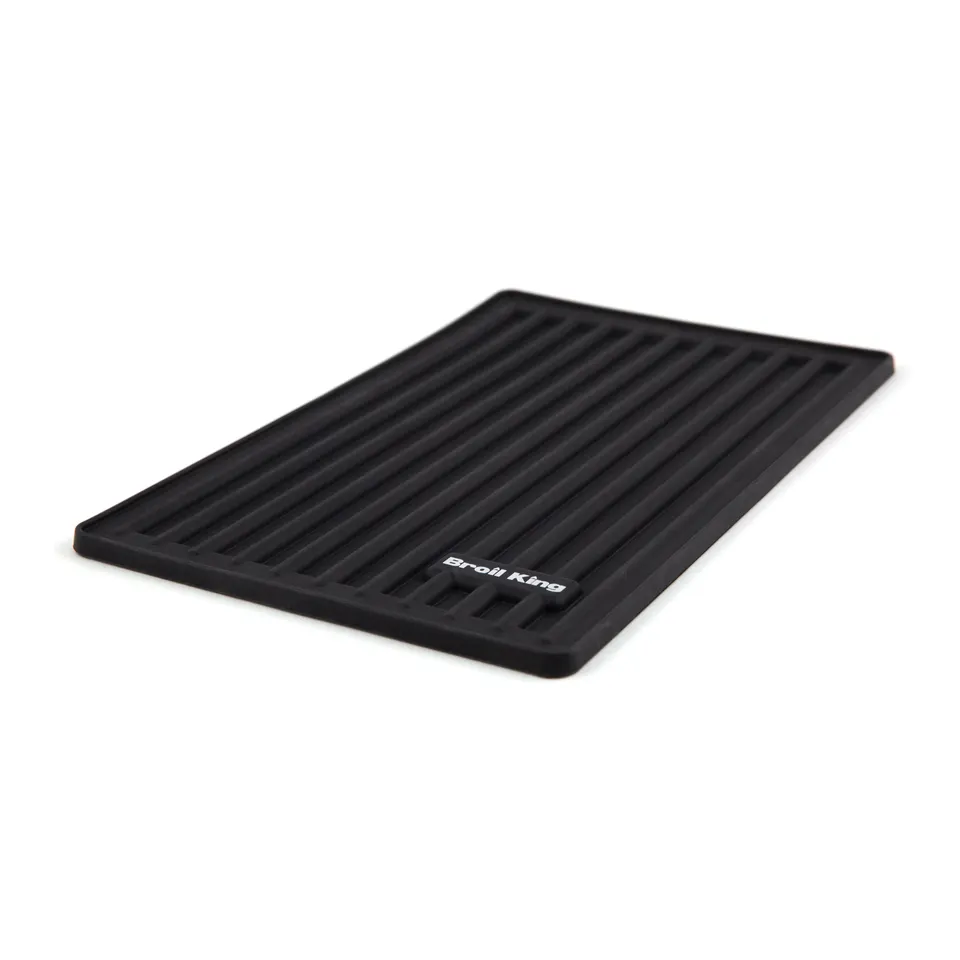 broil-king-crown-magnet-seitenablage-silikonmatte-grill image 1