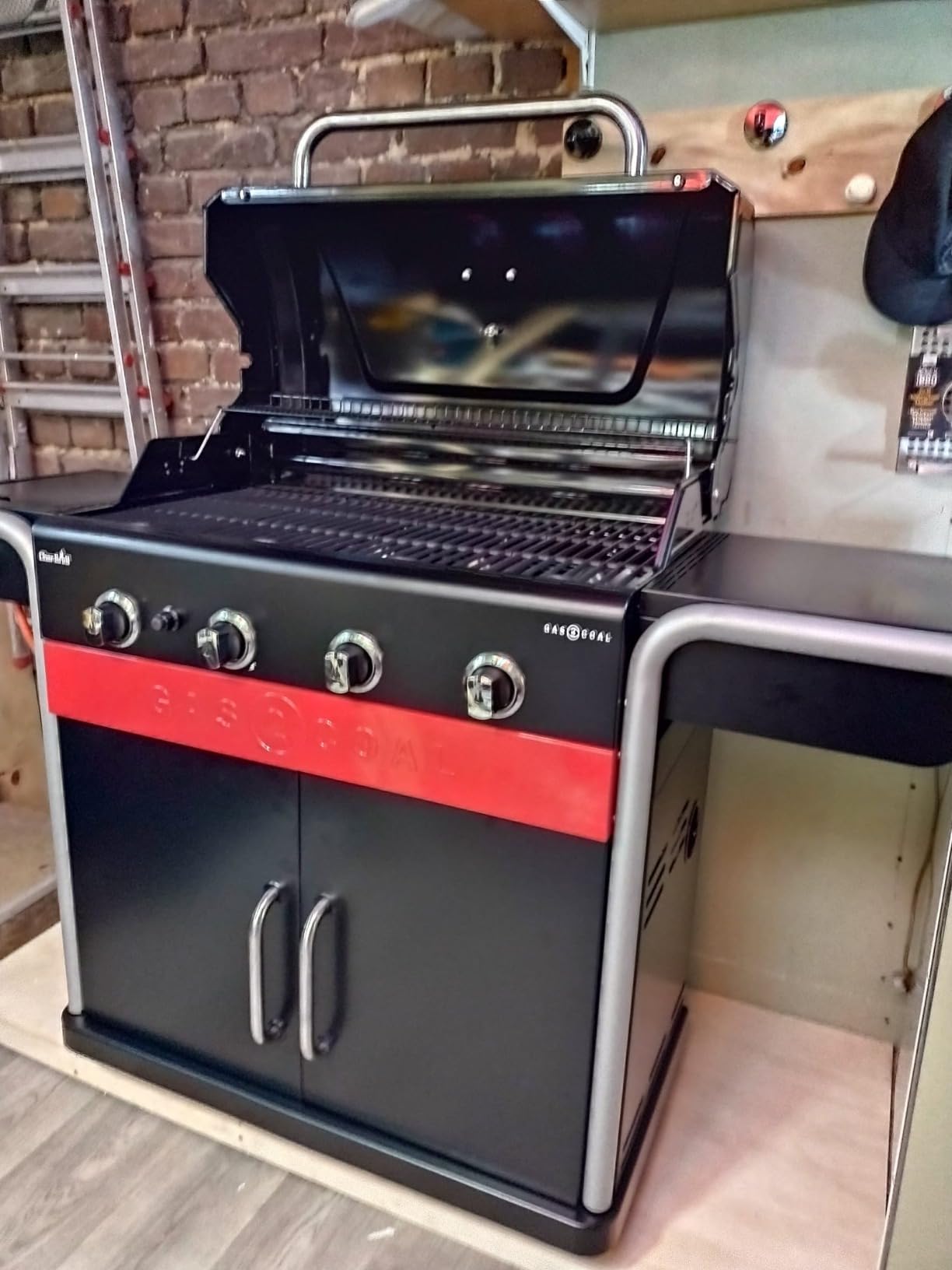 Toller Grill mit kleinen Abstrichen