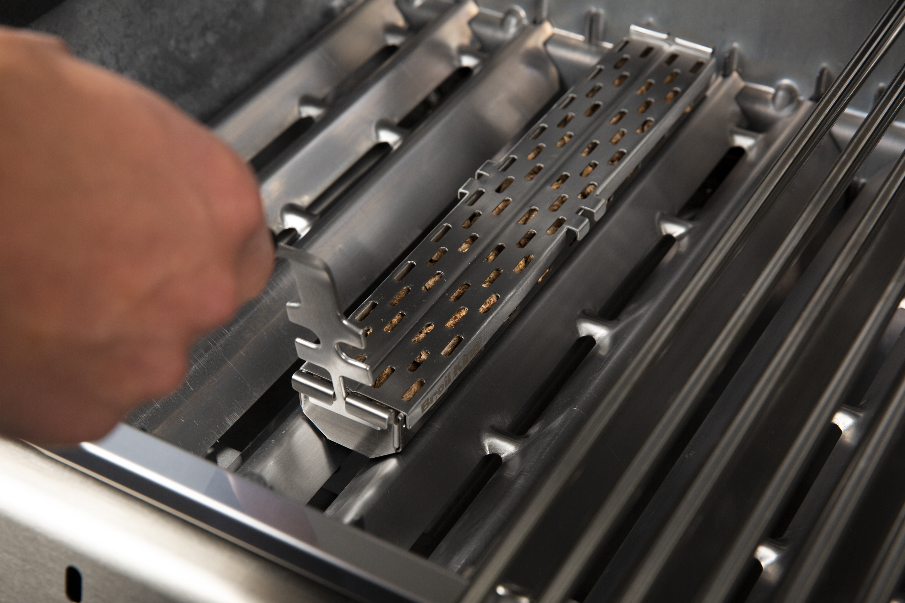 broil-king-edelstahl-pellet-smoker-box image 6