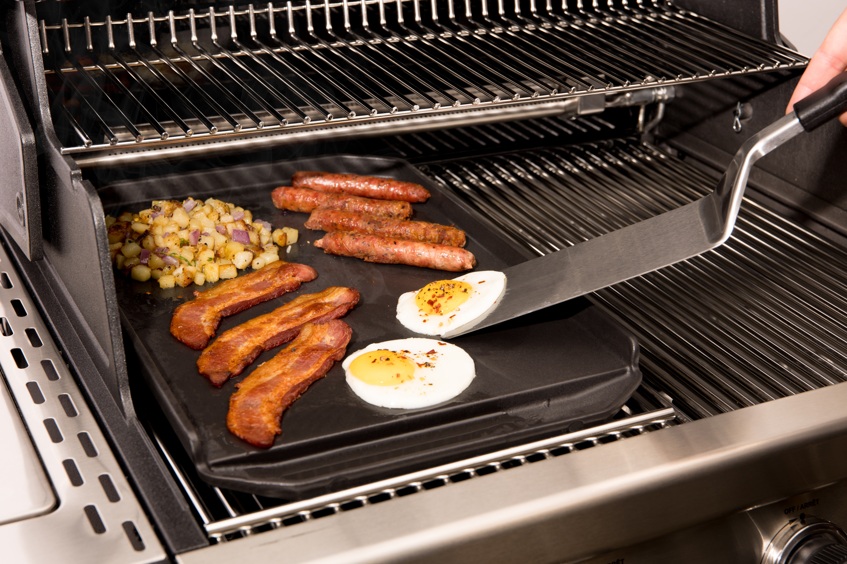 broil-king-plancha-gusseisen-f-r-baron-grill-2-roste image 3