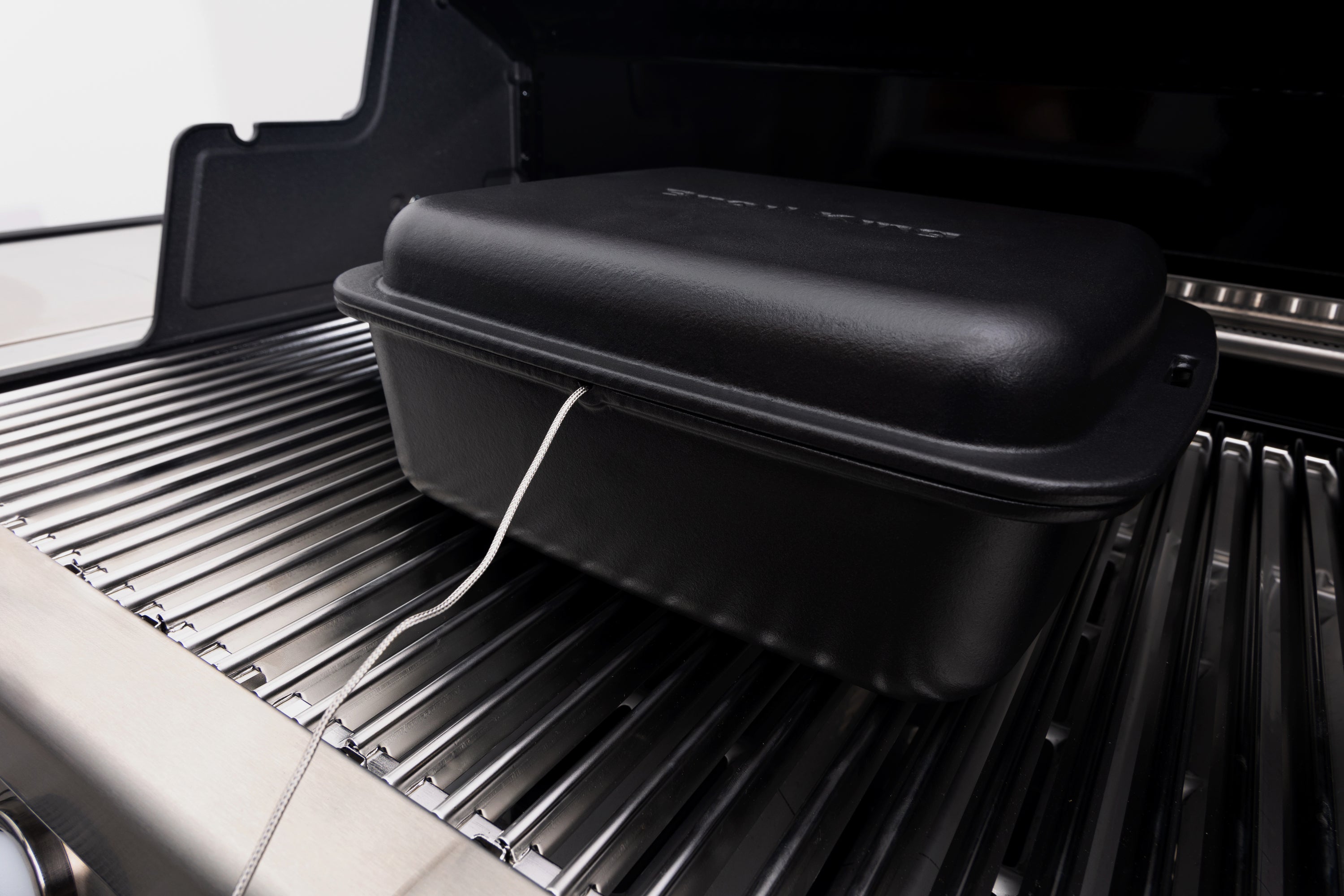 broil-king-dutch-oven-aus-gusseisen-mit-edelstahl-rost image 4