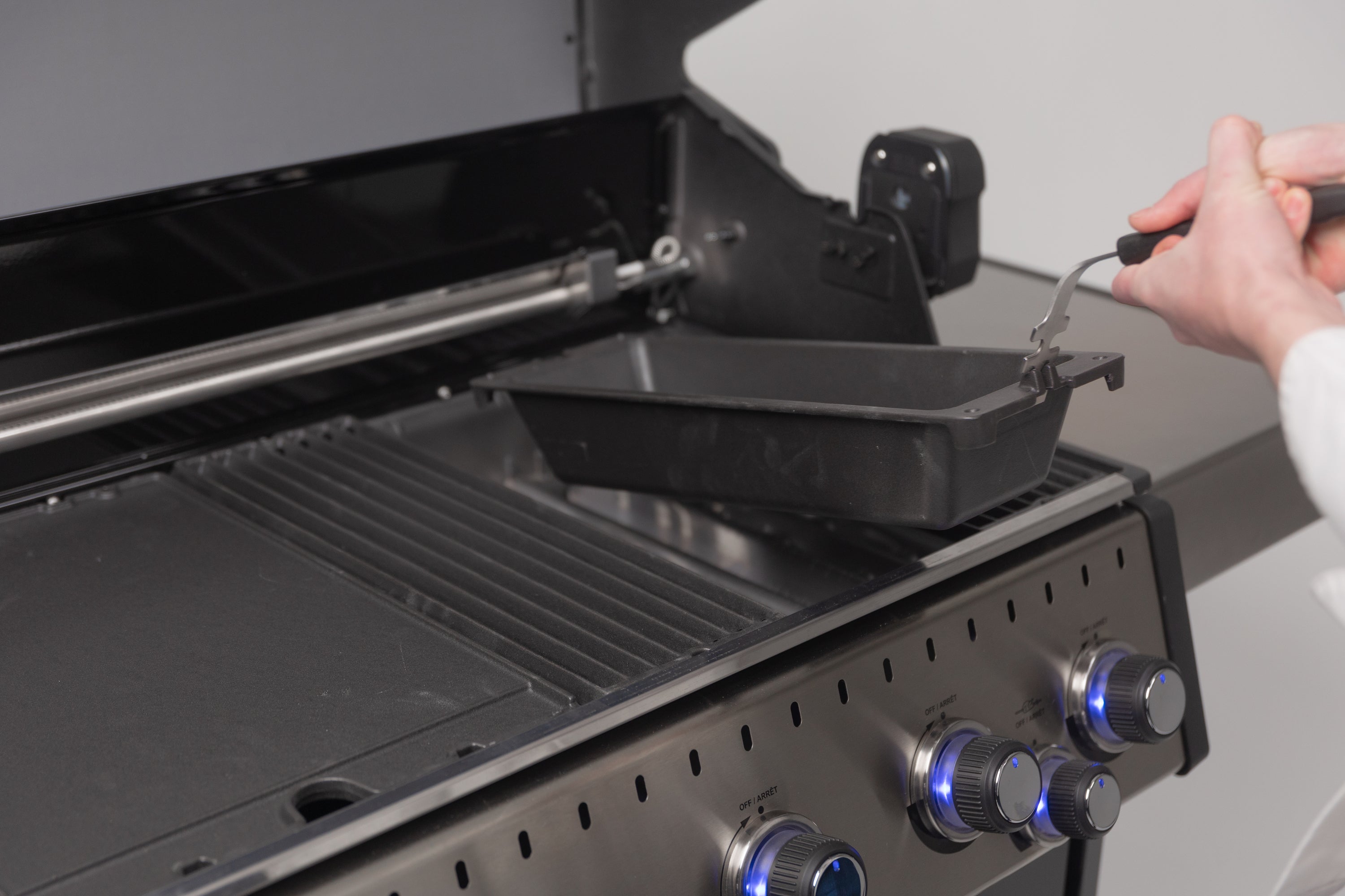 broil-king-guss-wok-f-r-baron-crown-sovereign-cast-wok-aus-gusseisen image 3