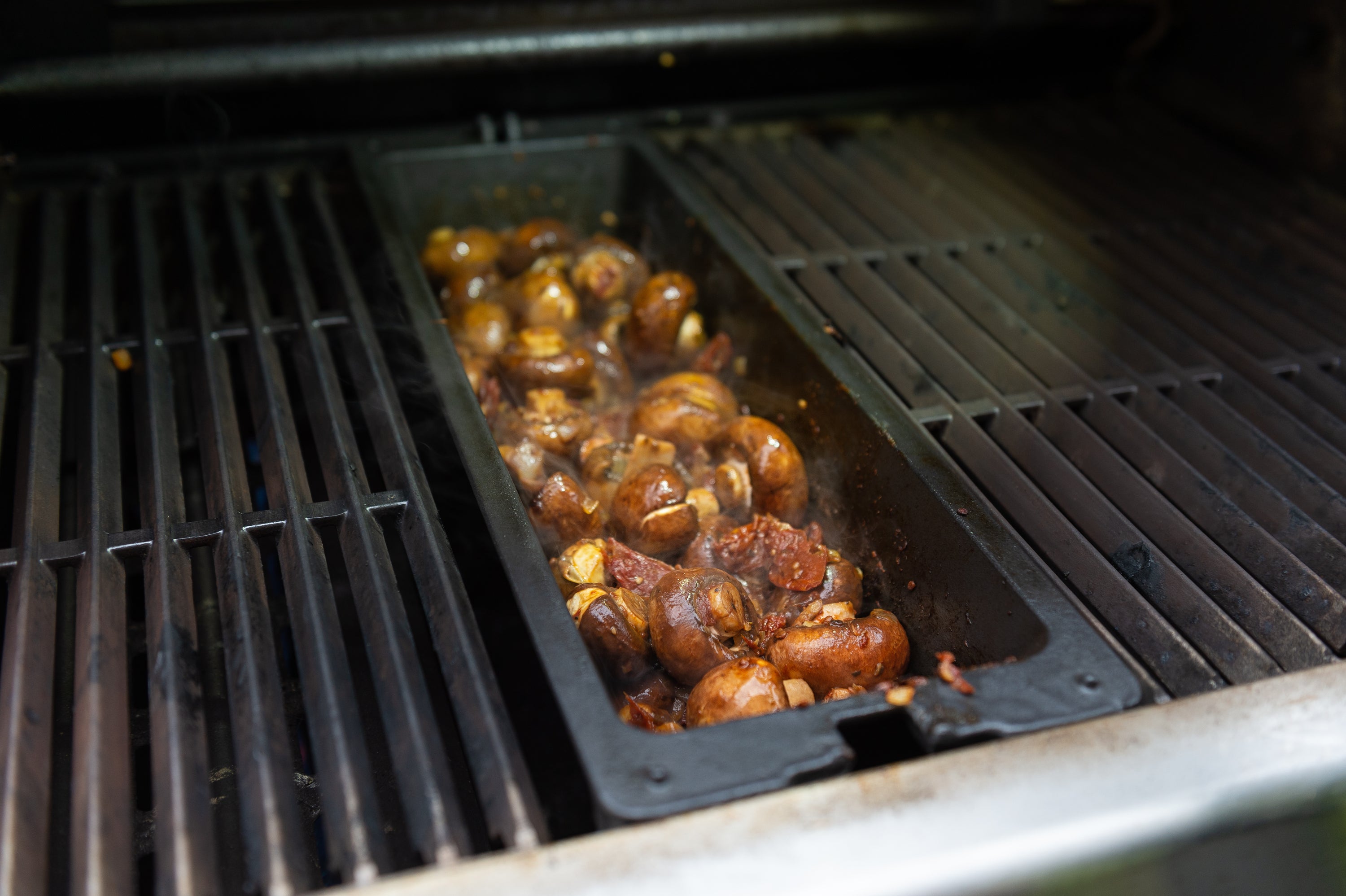 broil-king-cast-wok-f-r-regal-und-imperial-grill image 4